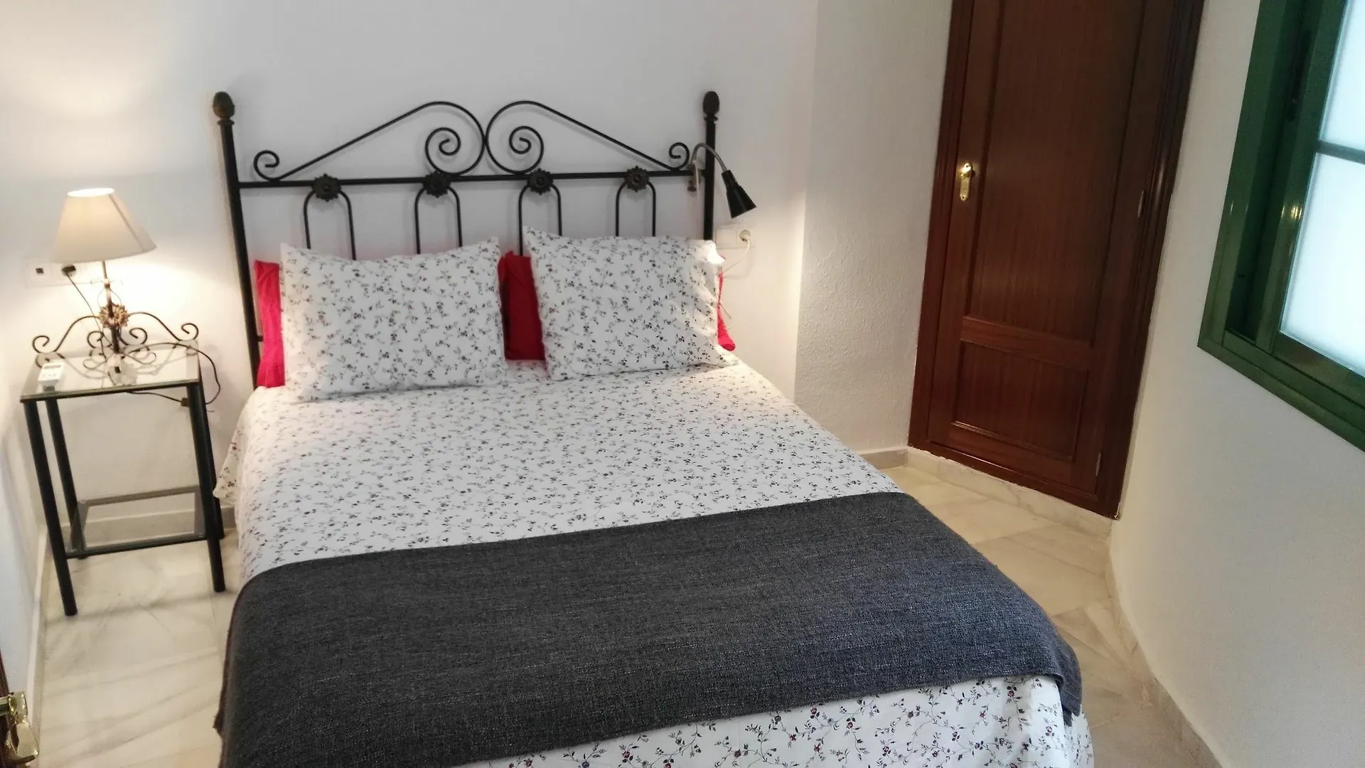Fan Flat Rosaleda Apartment Malaga Spain